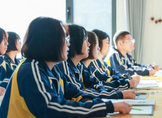 引导学生层层深化破解难题这种技能才能正在创造多维度教育价值 引导学生层层深化破解难题这种技能才能正在创造多维度教育价值