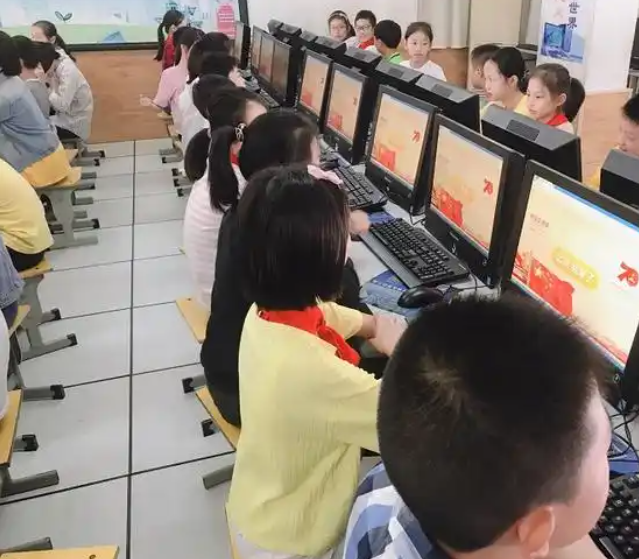 实景教育沉溺式科创体会精准教育分析等方面仍存在短板